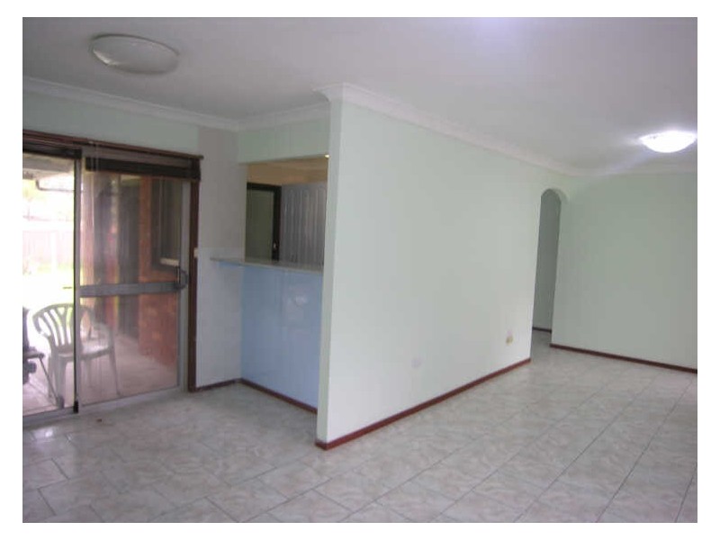 11 Woodlawn Drive, Toongabbie NSW 2146