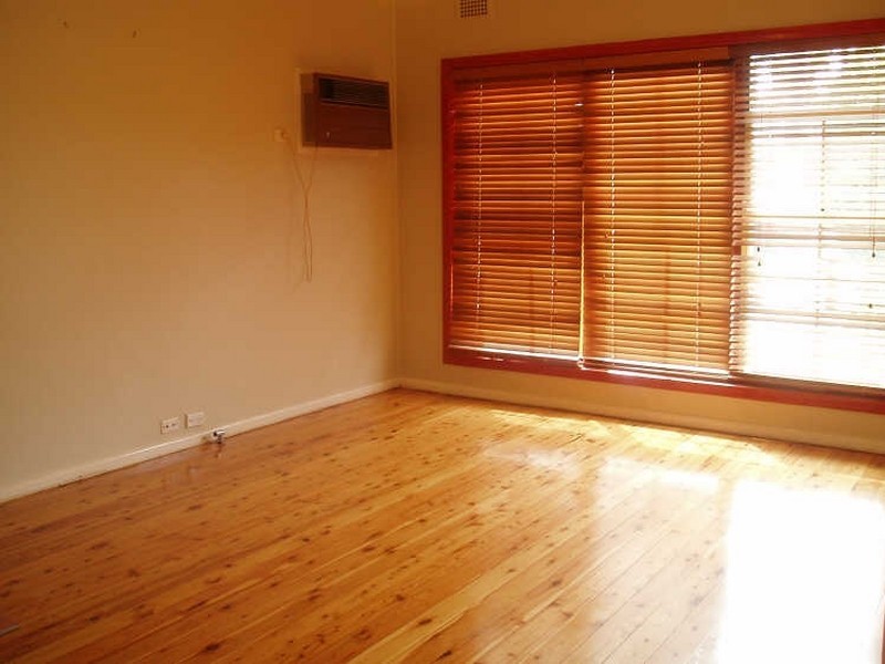 11 Hanbury Street, Greystanes NSW 2145