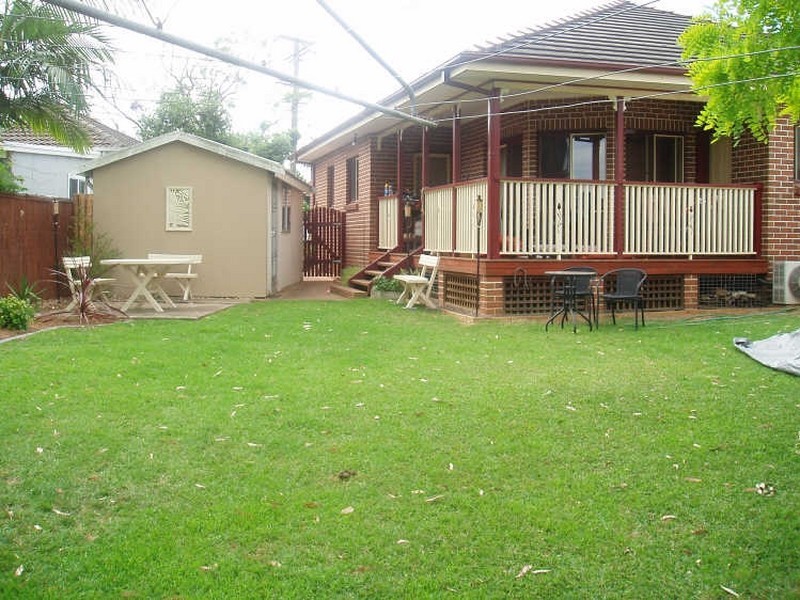 11 Hanbury Street, Greystanes NSW 2145