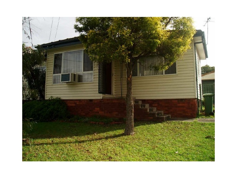 2 Nulang Street, Old Toongabbie NSW 2146