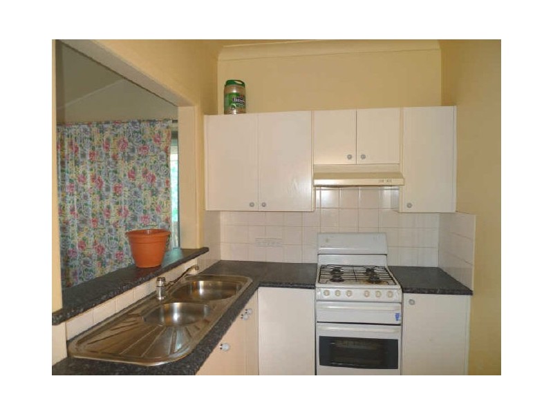 6 Derbyshire Avenue, Toongabbie NSW 2146