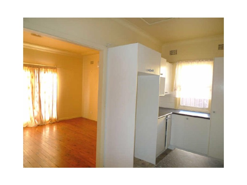 6 Derbyshire Avenue, Toongabbie NSW 2146