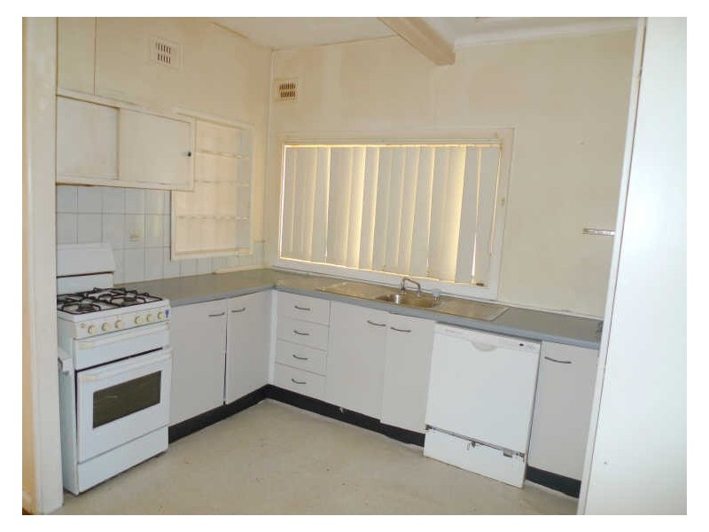 42 Scott Street, Toongabbie NSW 2146