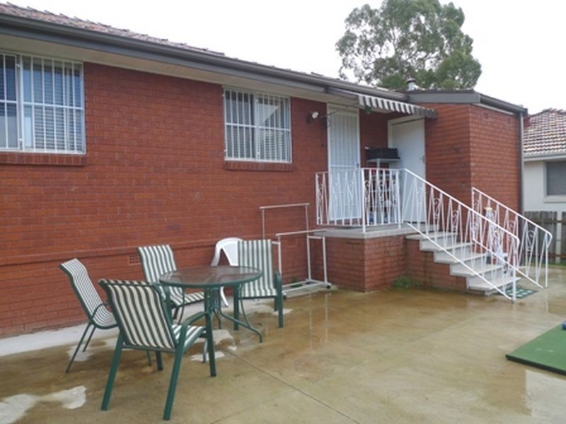 80 Columbia Rd, Seven Hills NSW 2147