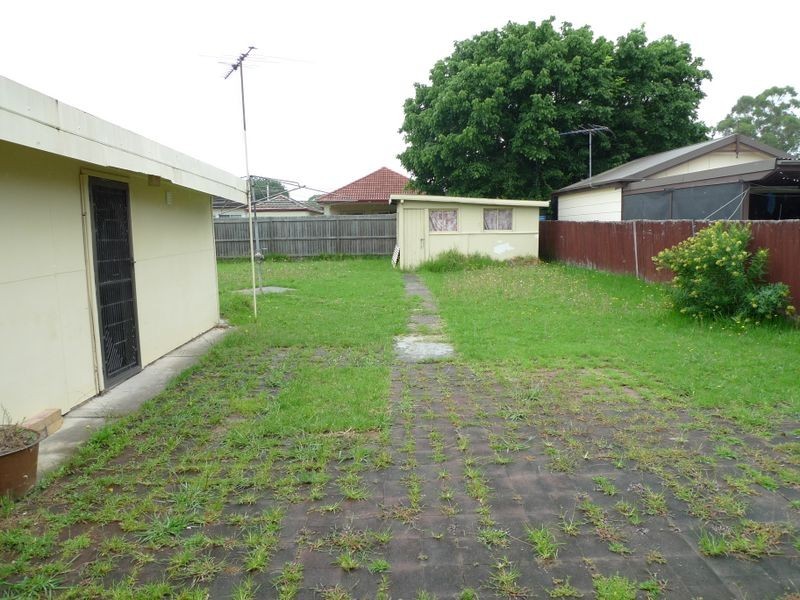 21 Junia Ave, Toongabbie NSW 2146