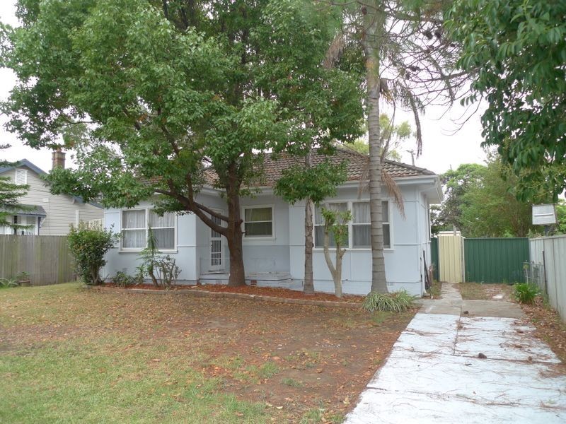 55 Portico pde, Toongabbie NSW 2146