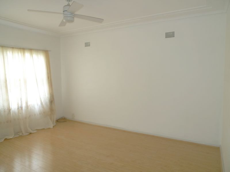 55 Portico pde, Toongabbie NSW 2146