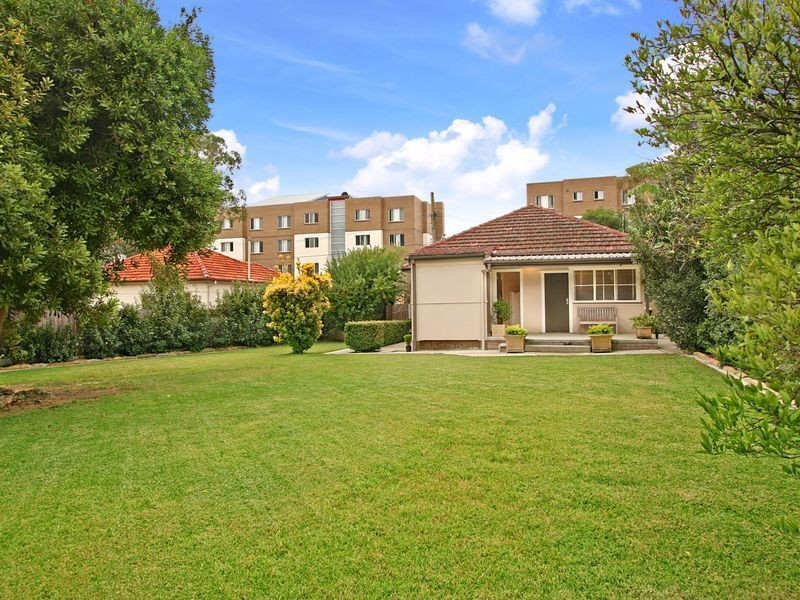 13 Civic Avenue, Pendle Hill NSW 2145