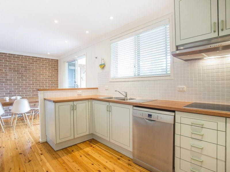 82 Ross Avenue, Narrawallee NSW 2539