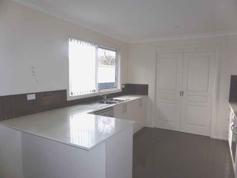 8 Queanbeyan Avenue, Burrill Lake NSW 2539