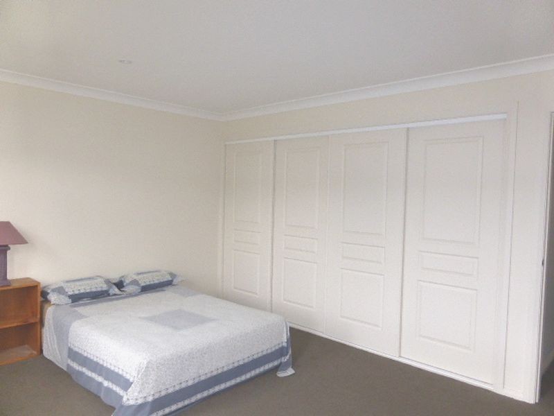 8 Queanbeyan Avenue, Burrill Lake NSW 2539