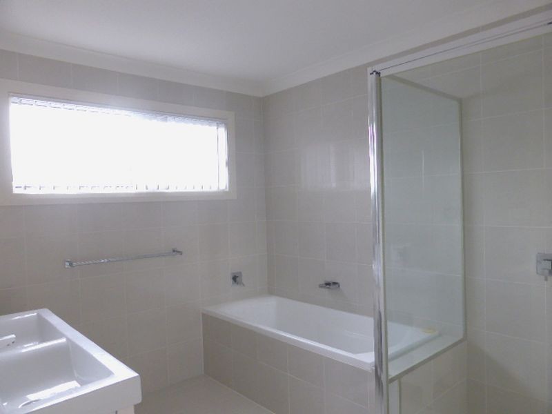 8 Queanbeyan Avenue, Burrill Lake NSW 2539