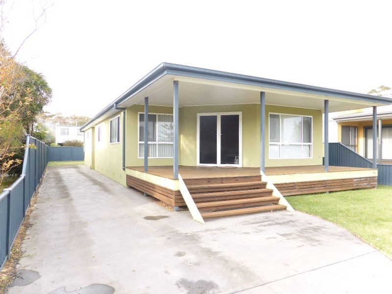 8 Queanbeyan Avenue, Burrill Lake NSW 2539