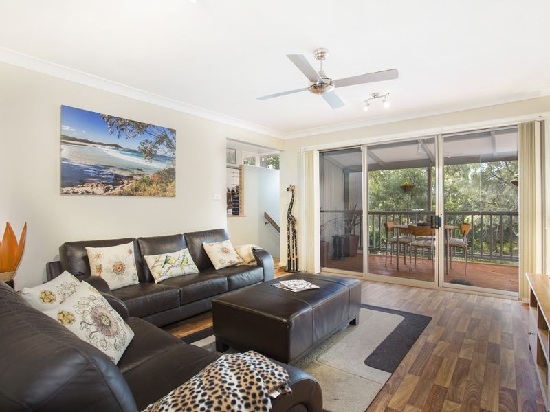 50 Ross Avenue, Narrawallee NSW 2539