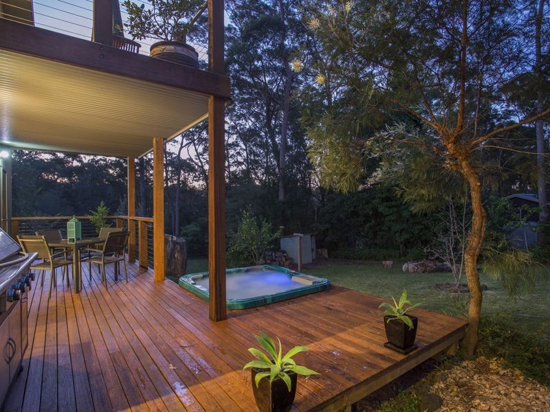 50 Ross Avenue, Narrawallee NSW 2539