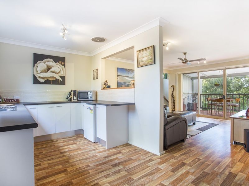 50 Ross Avenue, Narrawallee NSW 2539