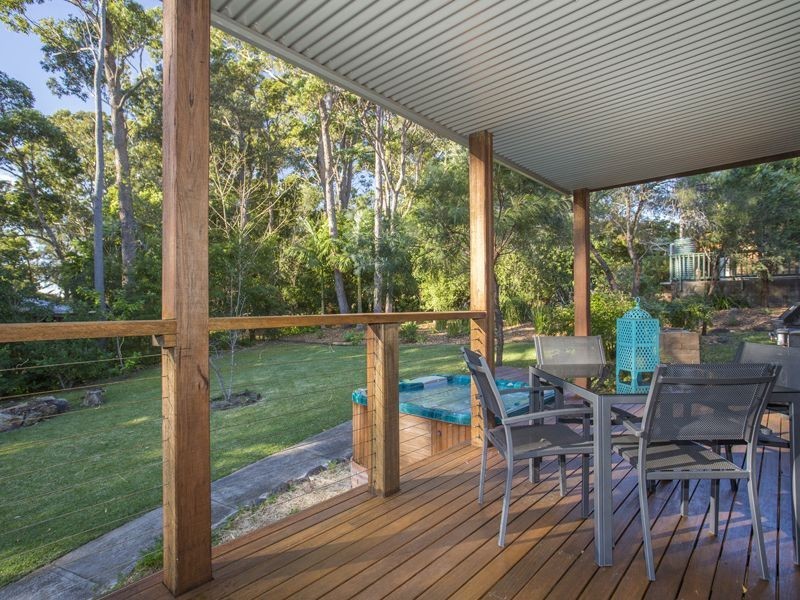 50 Ross Avenue, Narrawallee NSW 2539