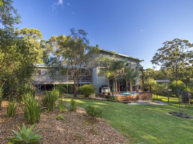 50 Ross Avenue, Narrawallee NSW 2539