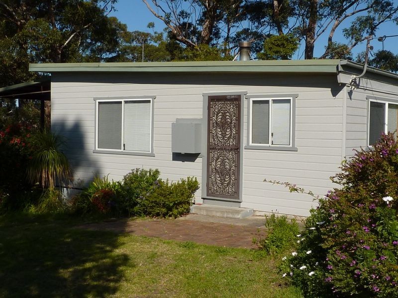 13 Weymouth Dr, Lake Tabourie NSW 2539