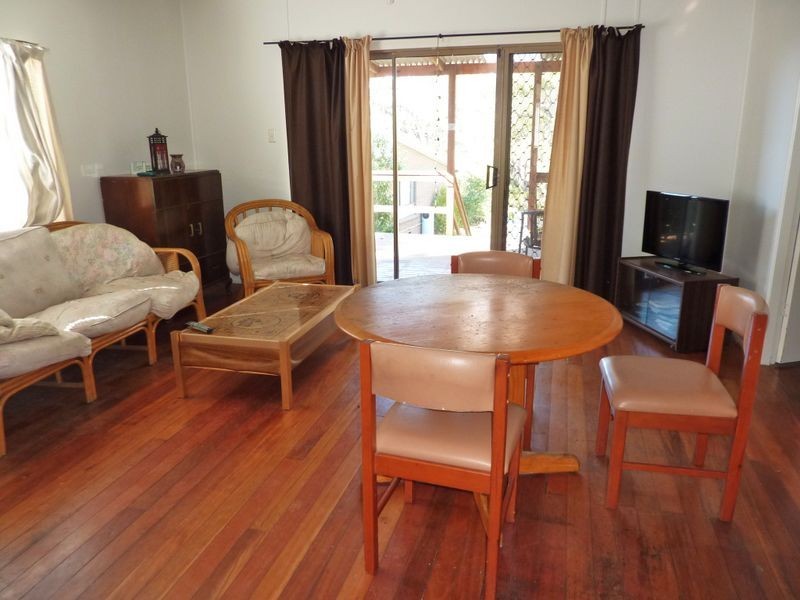 13 Weymouth Dr, Lake Tabourie NSW 2539