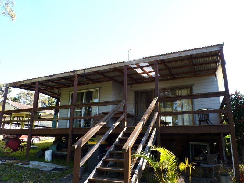 13 Weymouth Dr, Lake Tabourie NSW 2539