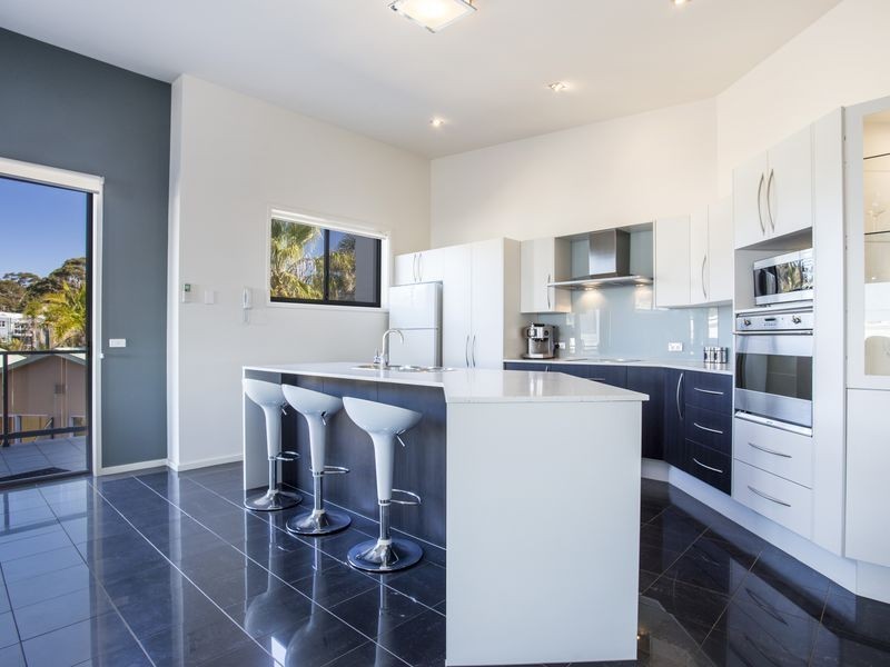 10/5-7 Golf Avenue, Mollymook NSW 2539