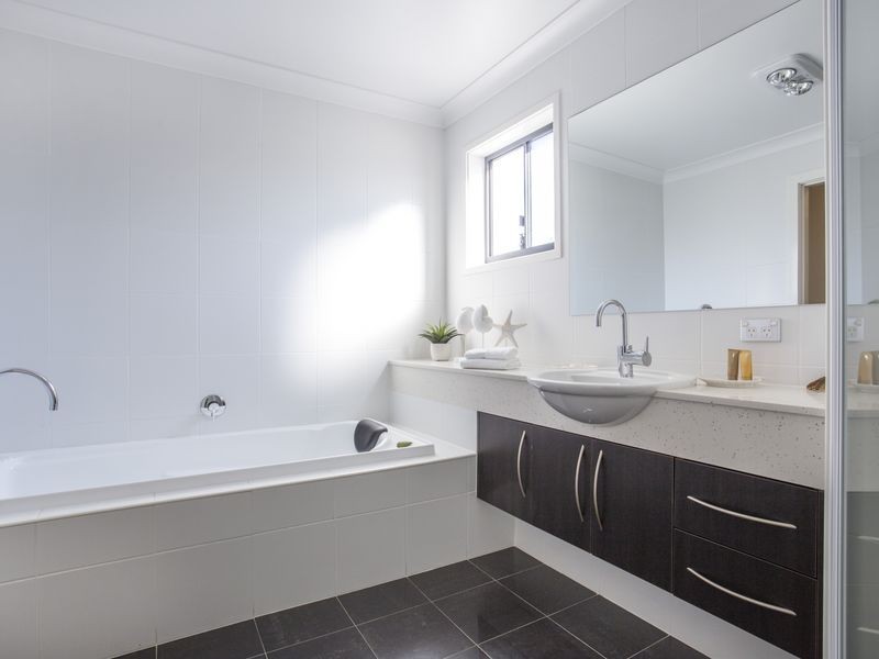 10/5-7 Golf Avenue, Mollymook NSW 2539