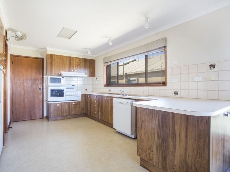 29 Canberra Crescent, Burrill Lake NSW 2539