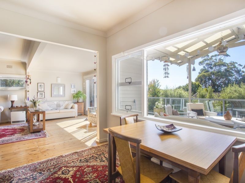 17 Seaview Street, Mollymook NSW 2539