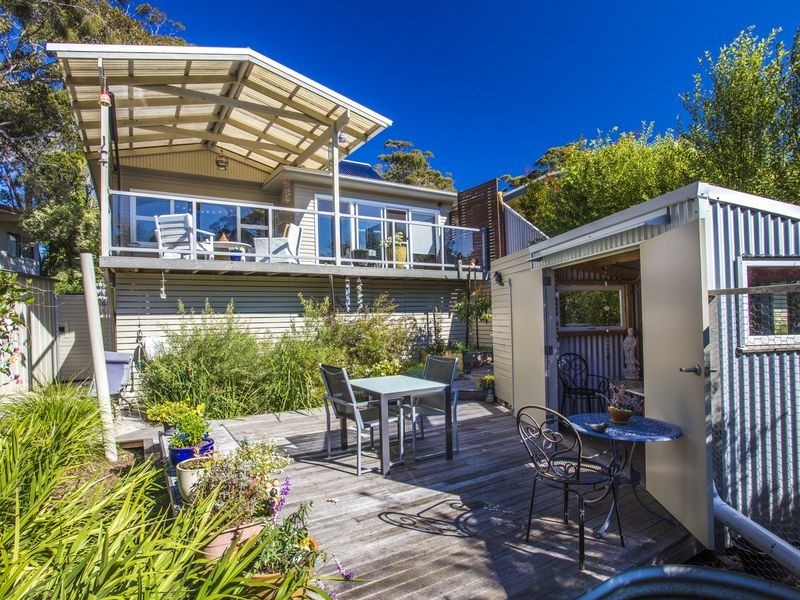 17 Seaview Street, Mollymook NSW 2539