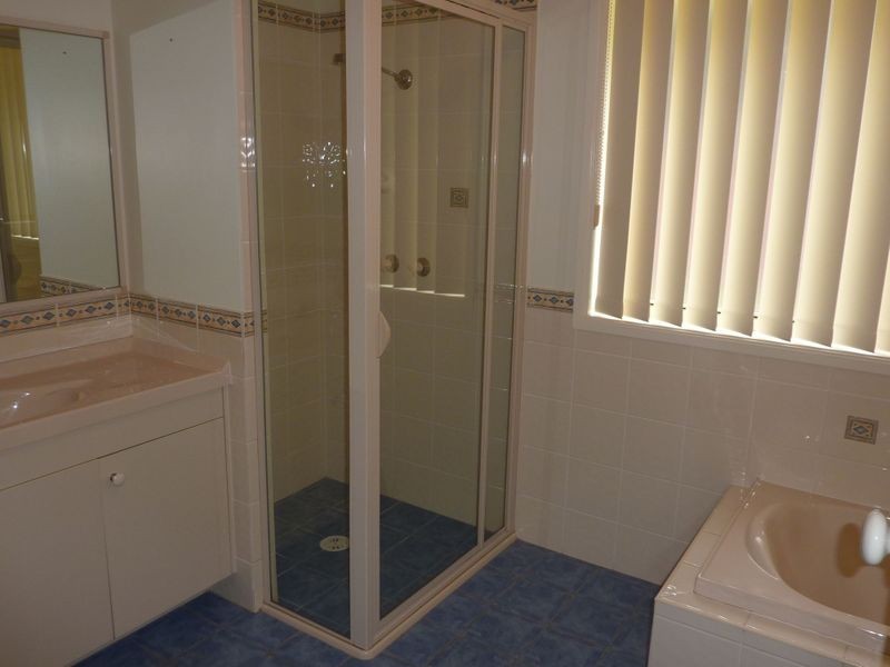 5 Yarrawonga Dr, Mollymook NSW 2539