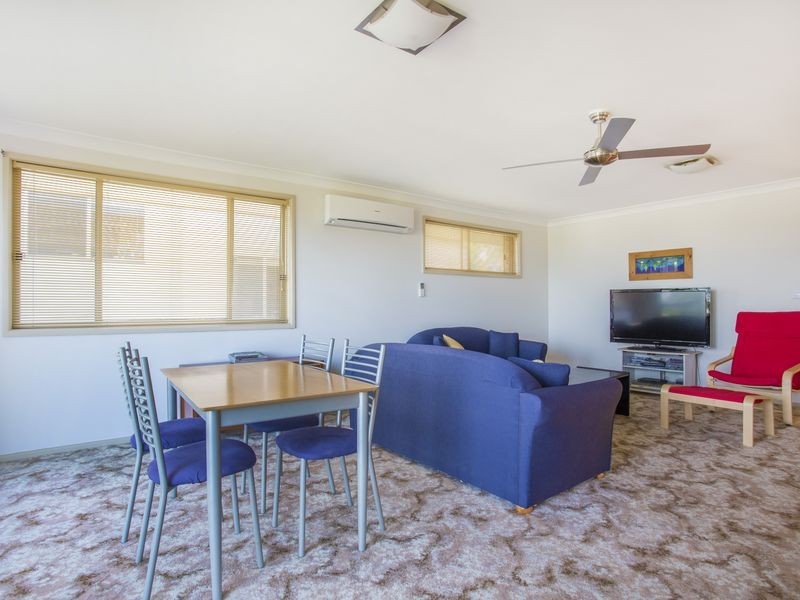 25 Canberra Crescent, Burrill Lake NSW 2539