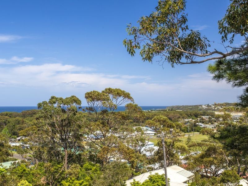 25 Canberra Crescent, Burrill Lake NSW 2539