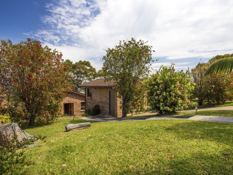 25 Canberra Crescent, Burrill Lake NSW 2539