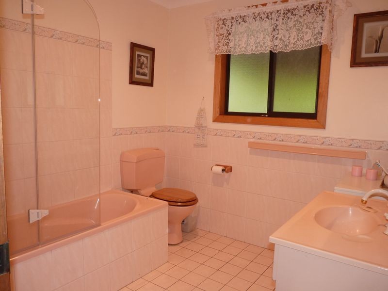 20 Acacia Street, Fishermans Paradise NSW 2539