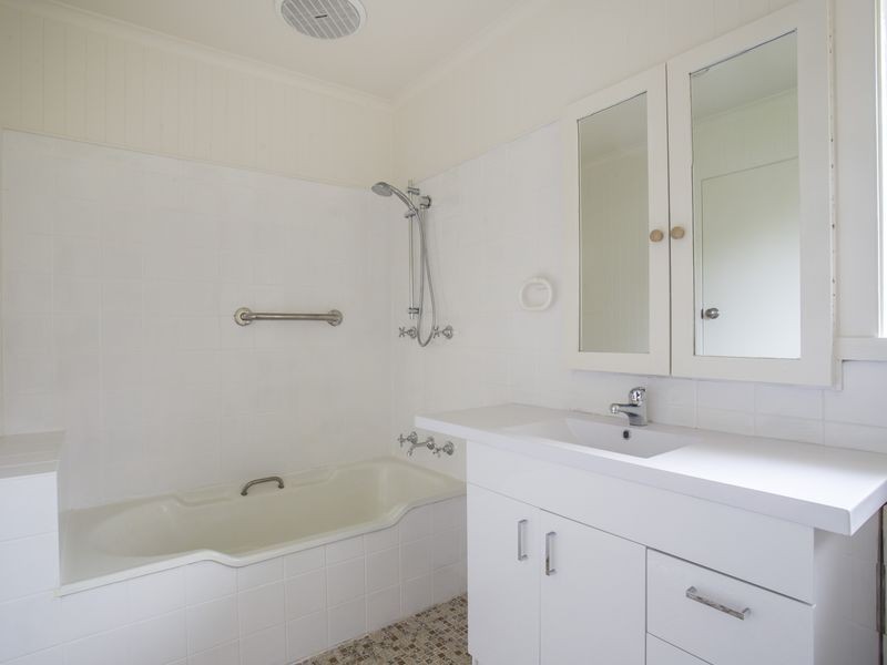 6 Faust Close, Mollymook NSW 2539
