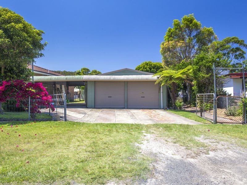 22 Lakeview Drive, Burrill Lake NSW 2539
