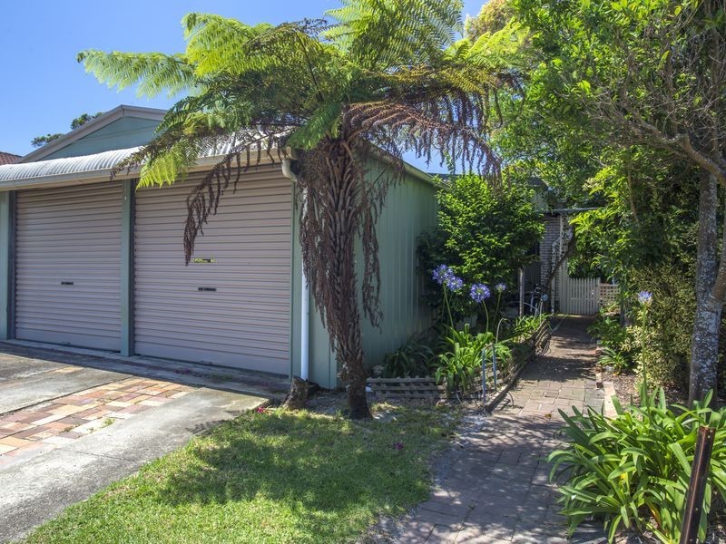22 Lakeview Drive, Burrill Lake NSW 2539