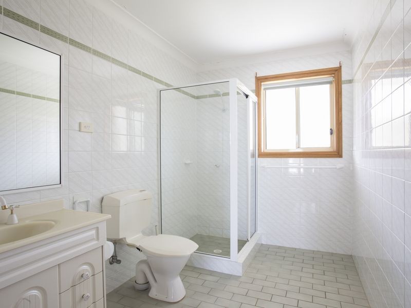 11 Booth Avenue, Narrawallee NSW 2539