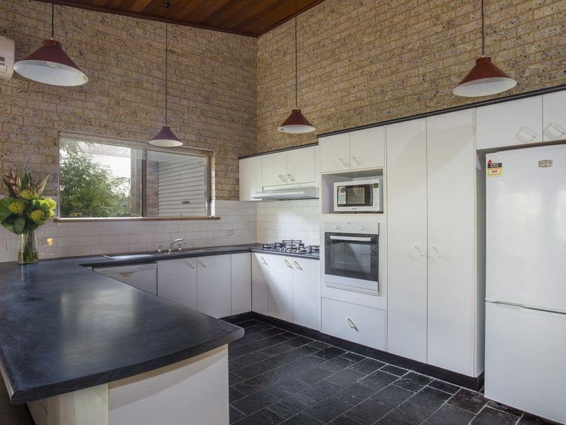 18 Pengana Crescent, Mollymook NSW 2539