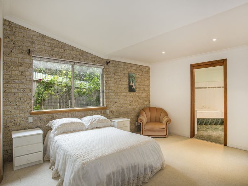 18 Pengana Crescent, Mollymook NSW 2539