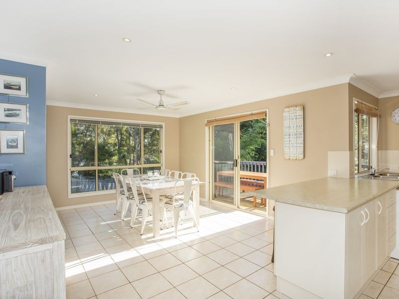 51 Wyoming Ave, Burrill Lake NSW 2539