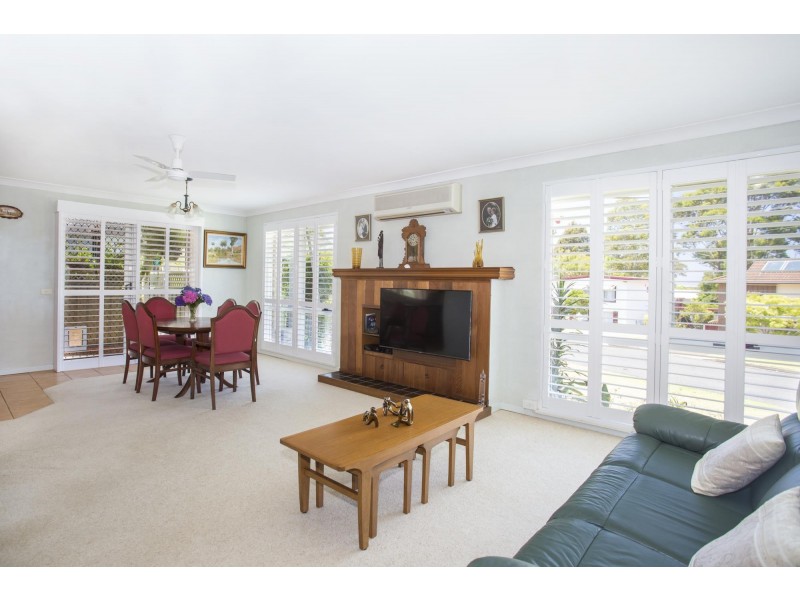 8 Driver Avenue, Mollymook NSW 2539