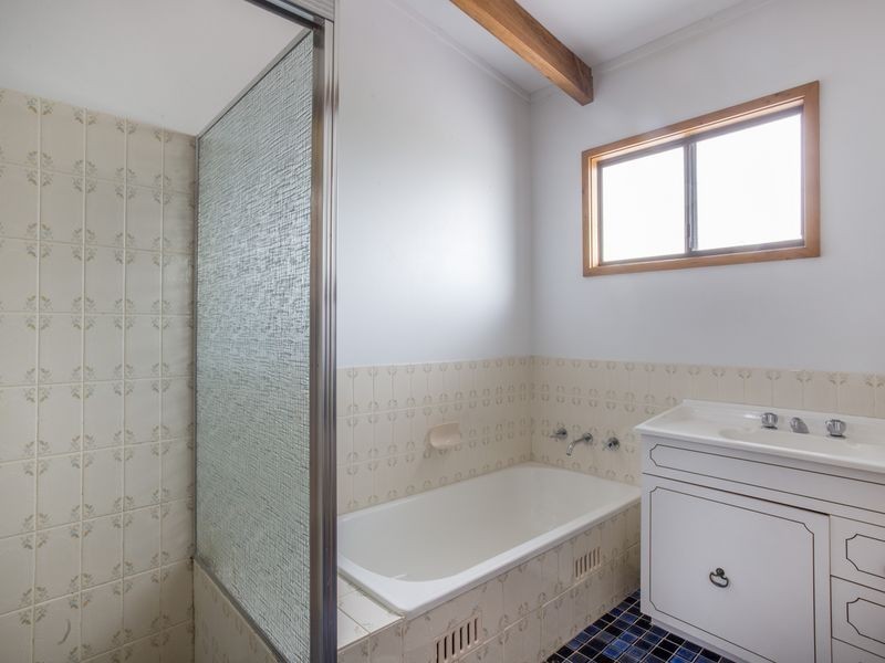 7 Bangalow Street, Narrawallee NSW 2539