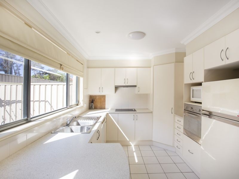 2/11 Witherington Avenue, Ulladulla NSW 2539
