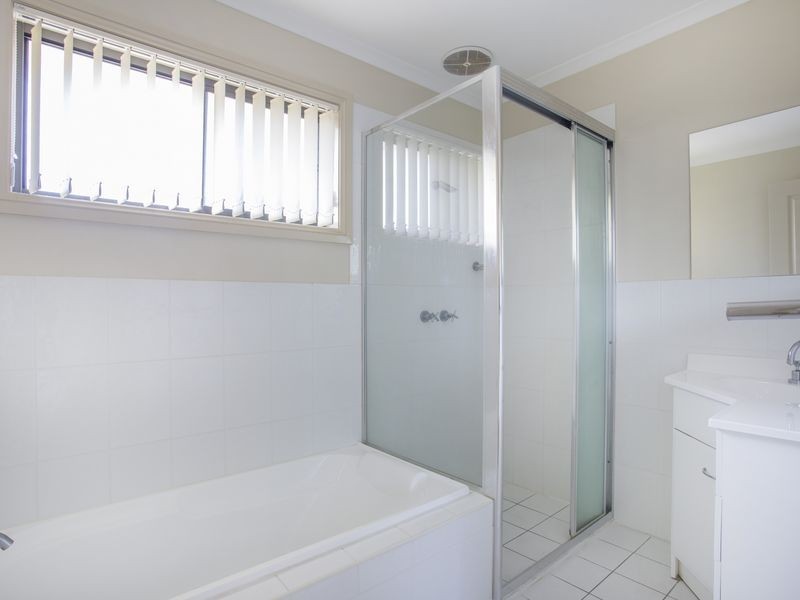 2/11 Witherington Avenue, Ulladulla NSW 2539