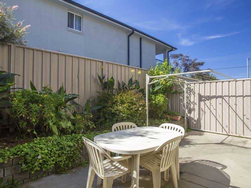 2/11 Witherington Avenue, Ulladulla NSW 2539