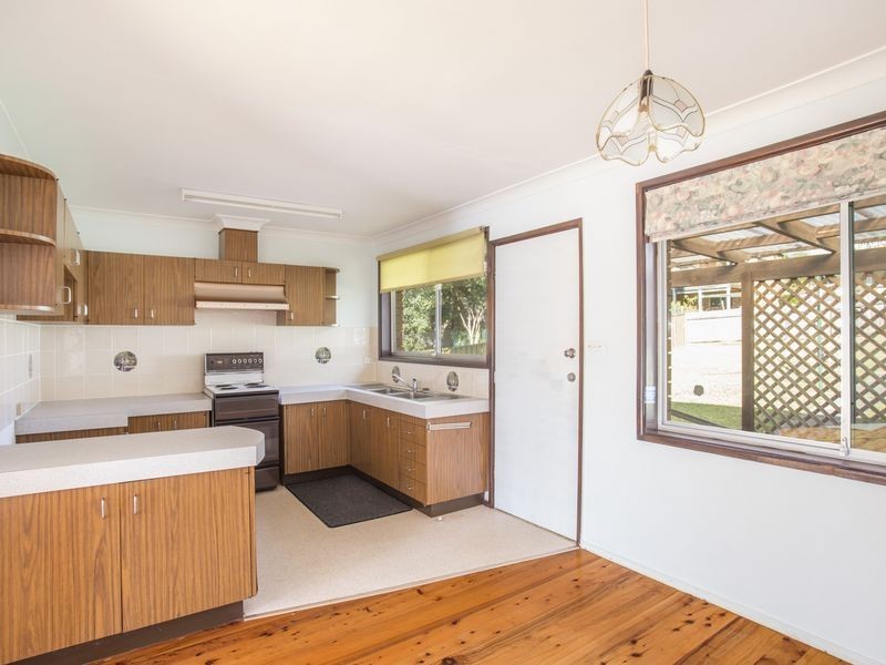 11 Woodglen Crescent, Mollymook NSW 2539