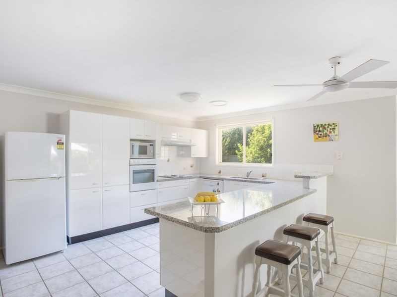 9 Combe Drive, Mollymook NSW 2539