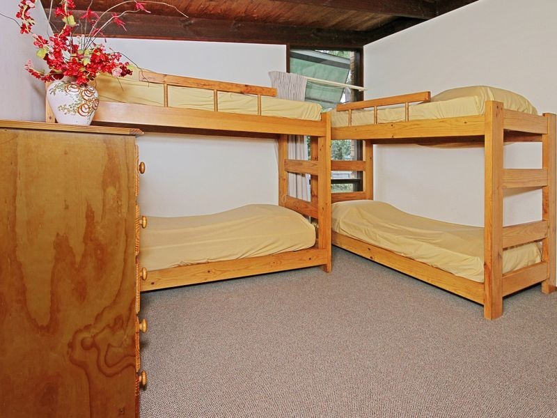 5 Ingold St, Mollymook NSW 2539